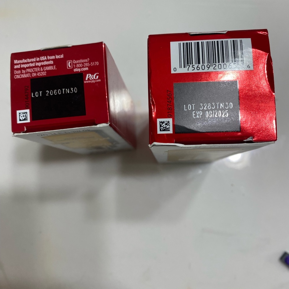 BUNDLE! NEW! Olay Regenerist Vitamin C+ Peptide Brightening Serum… - Picture 6 of 6